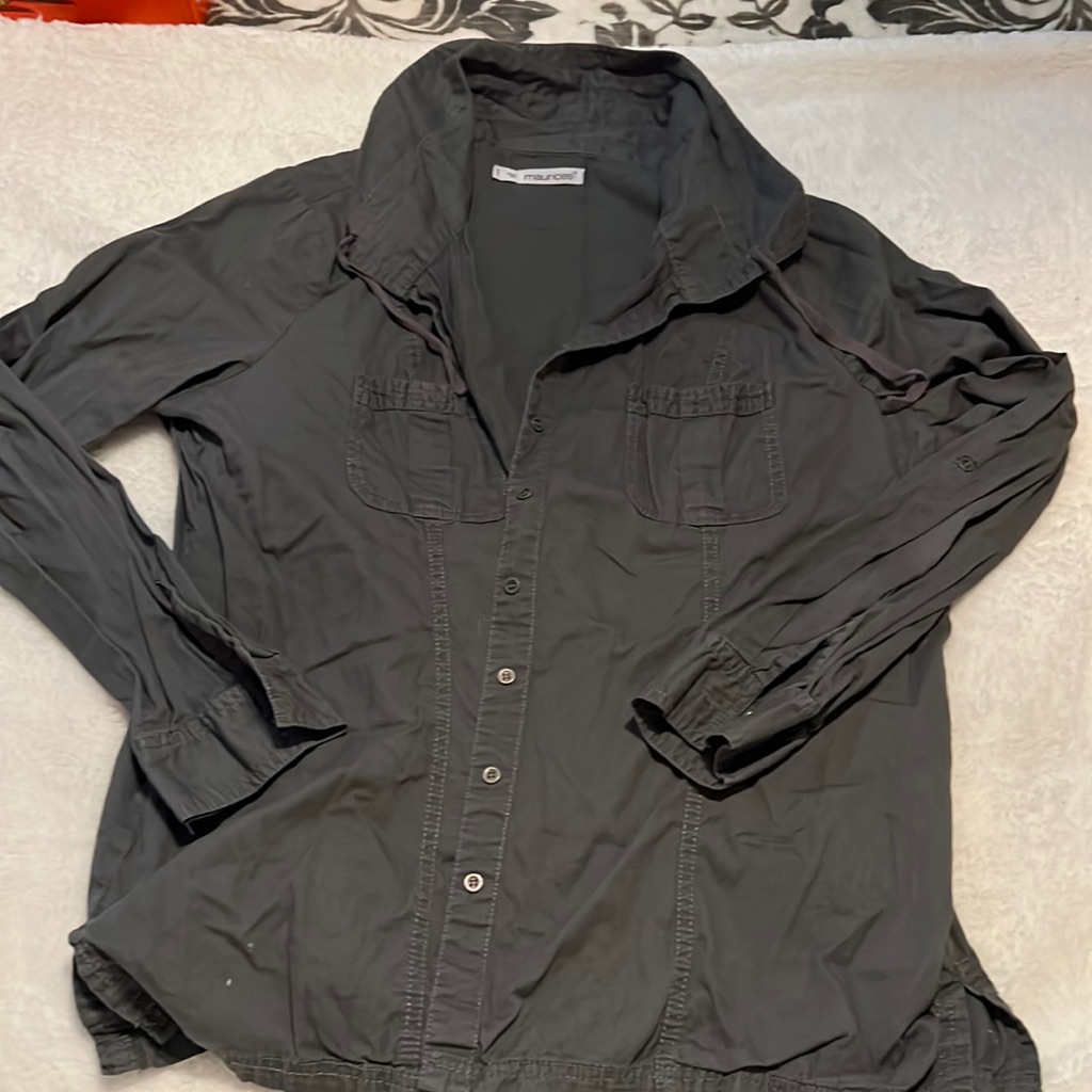 Maurice’s Gray Button Down